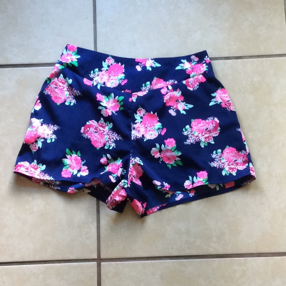 Charlottes russe floral shorts